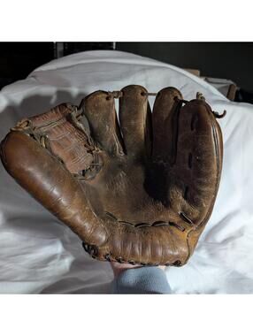 Vintage MacGregor G11 baseball glove